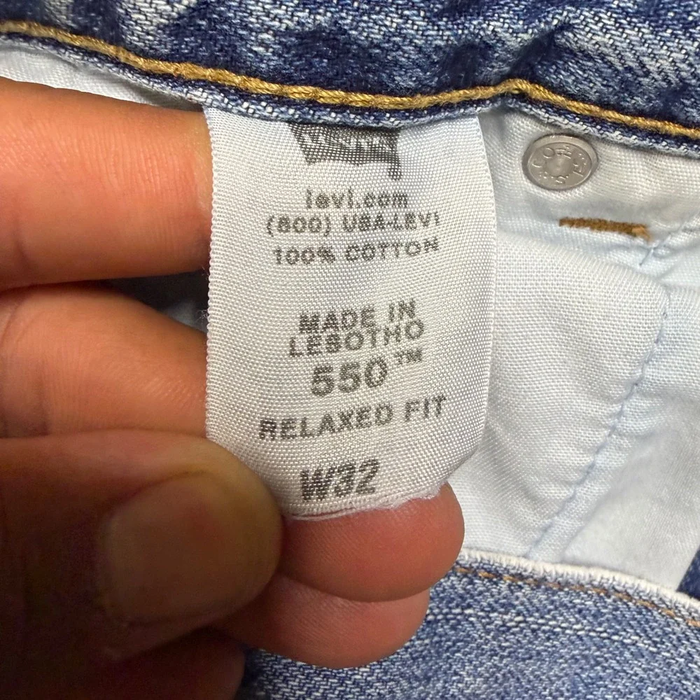 Levi's 550 Denim Shorts Mens 32 Blue Relaxed Fit Y2K Distressed Light Wash